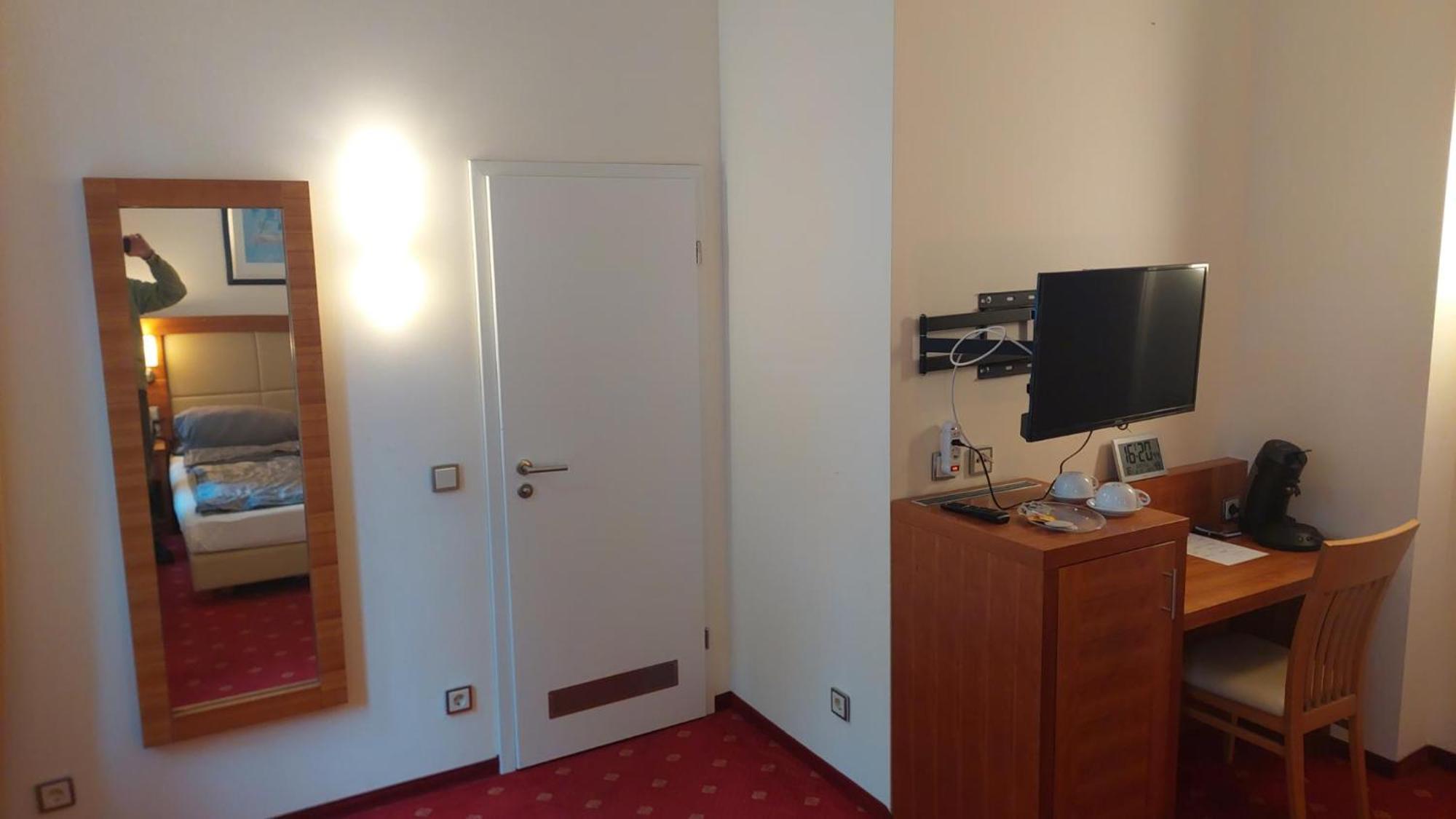 Die Villa, Zimmer 26, Dz Leverkusen Exteriör bild