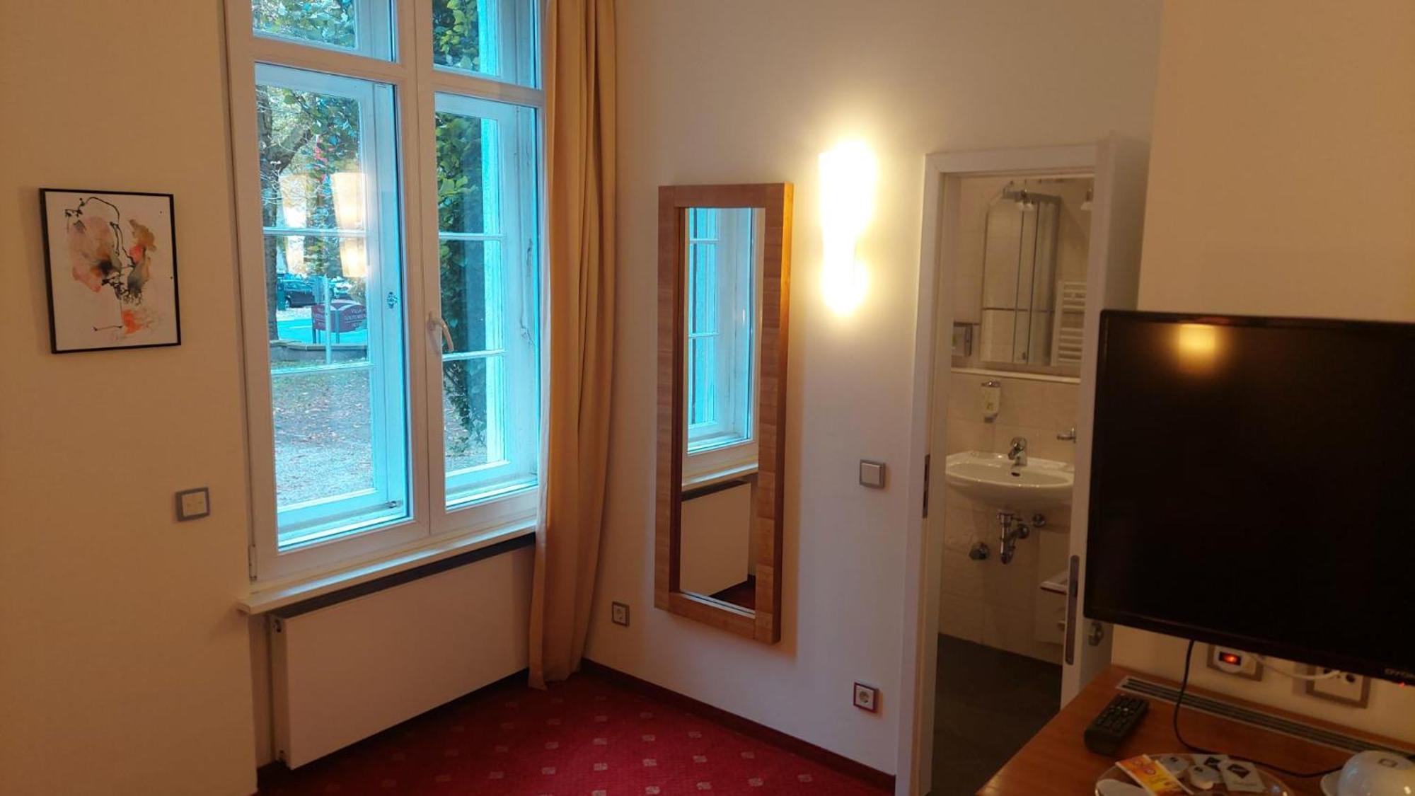 Die Villa, Zimmer 26, Dz Leverkusen Exteriör bild