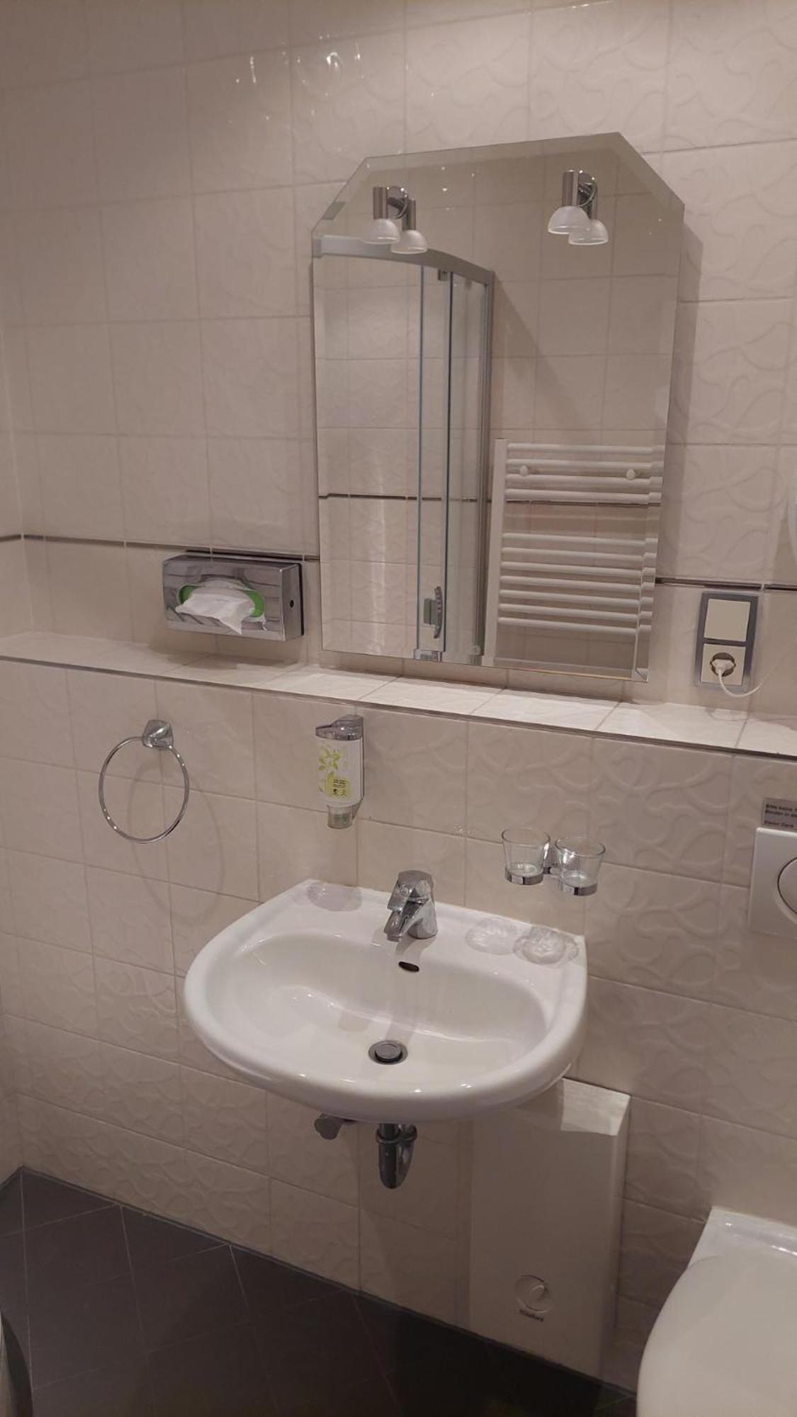 Die Villa, Zimmer 26, Dz Leverkusen Exteriör bild